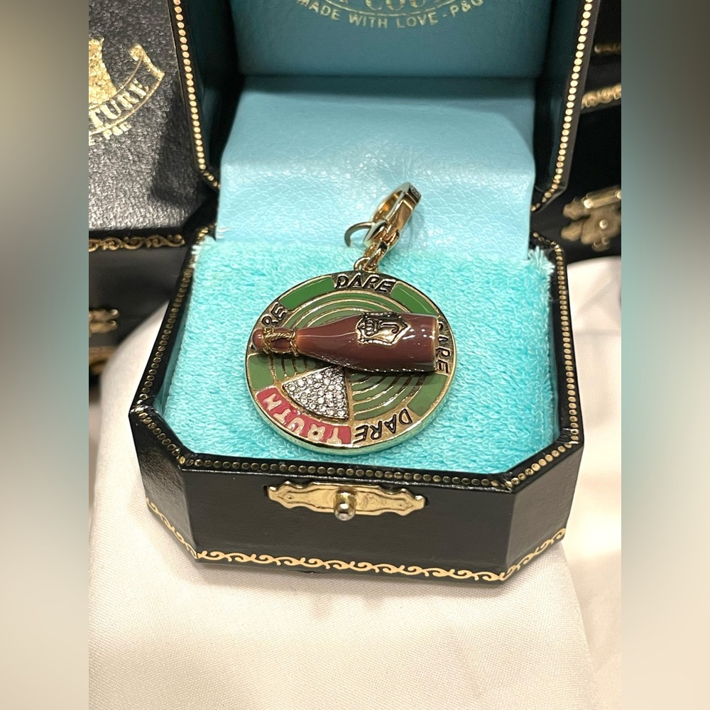 NWT Vintage JUICY COUTURE RARE Spin the Bottle SPINNER Gold Rhinestone Y2K Charm - Picture 2 of 4